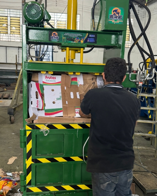 Máquina Metafort instalada em Supermercado